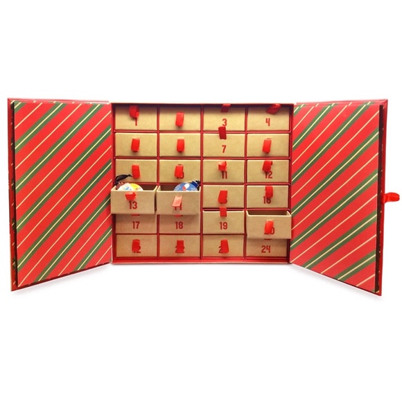 World of Disney Holiday Countdown Calendar Pin Set 2020 Limited Release NEW - Picture 5 of 8